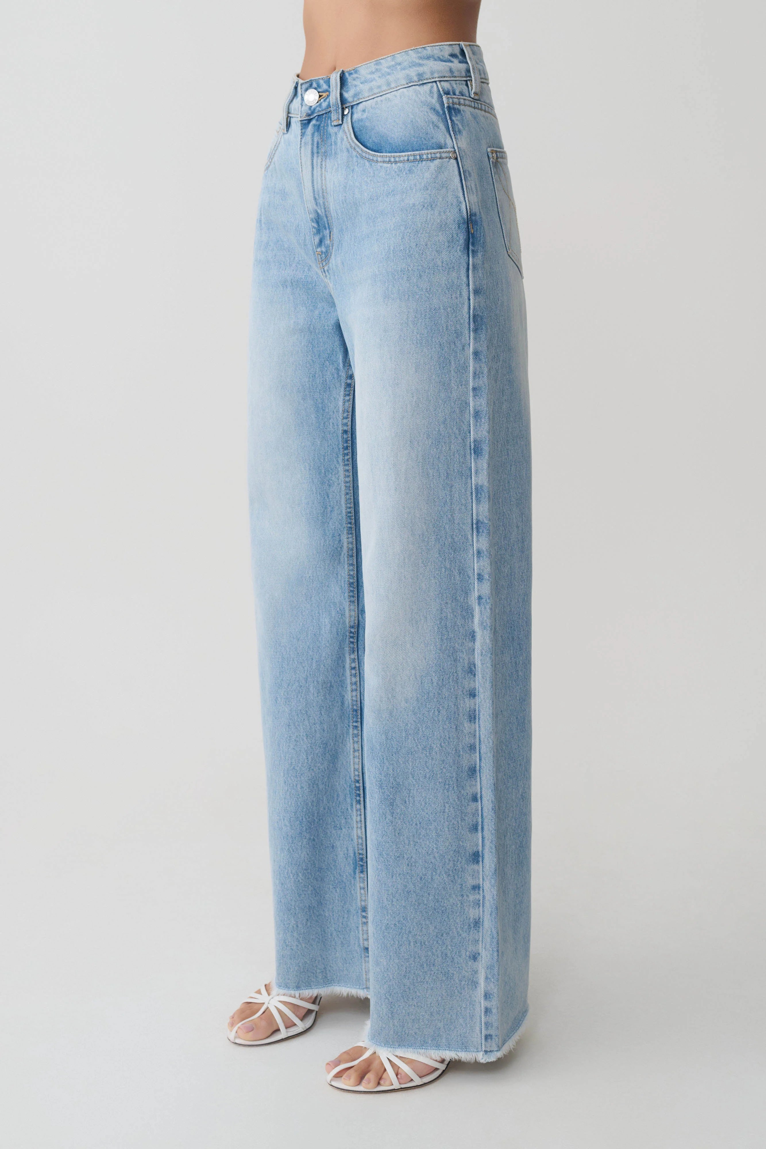 Sebastian Straight Leg Denim Jeans With Fray Hem - Washed Light Blue